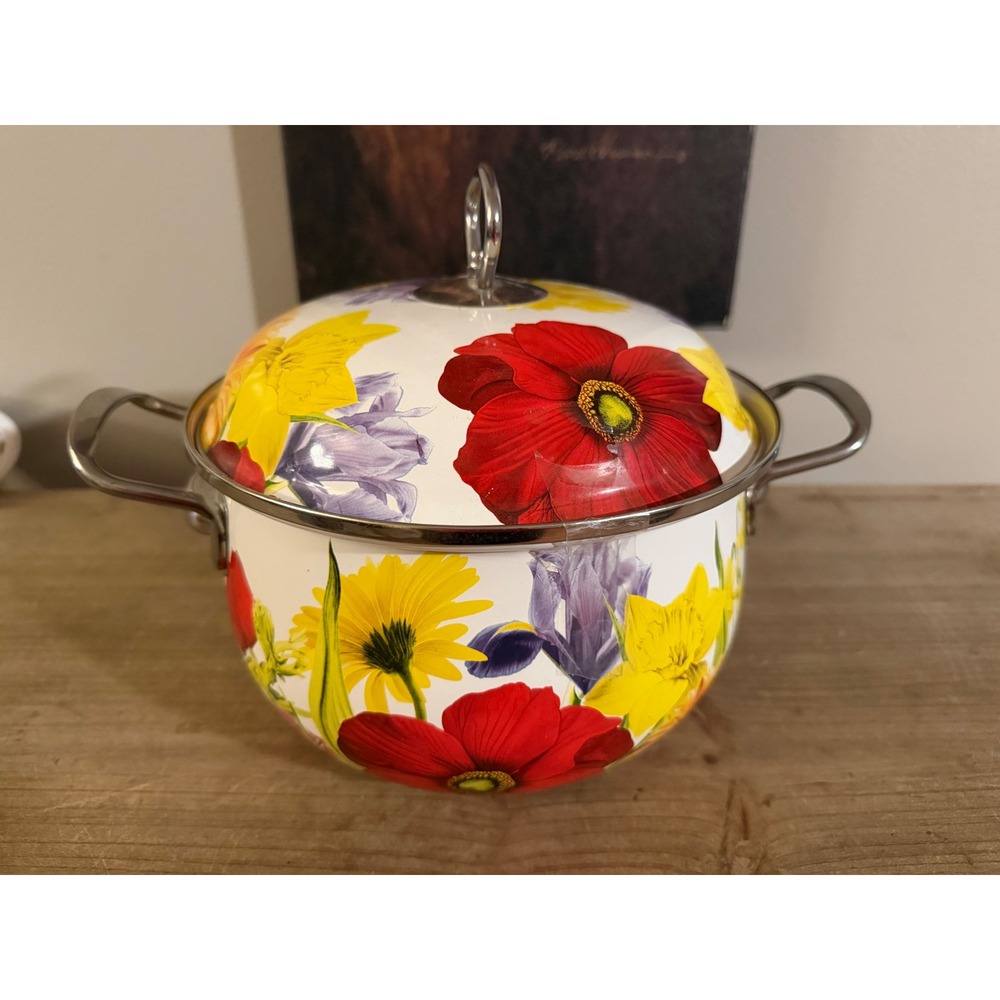 The Pioneer Woman Enamel on Steel Floral Dutch Oven Stock Pot with Lid White